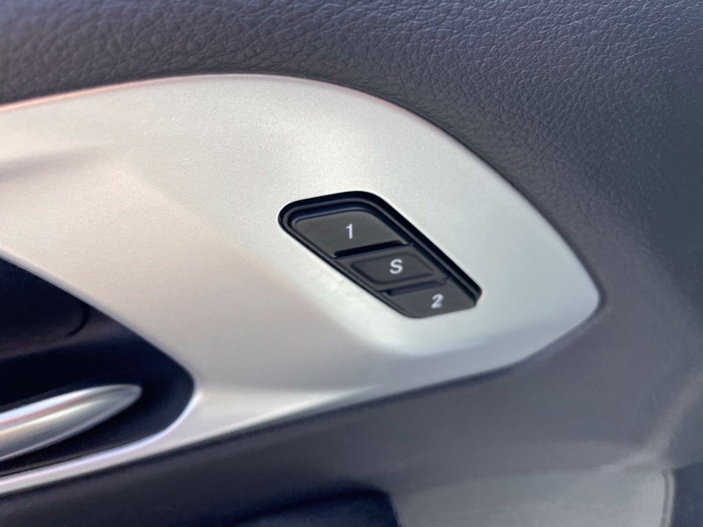 Used 2026 Chrysler Pacifica Limited FWD image 11
