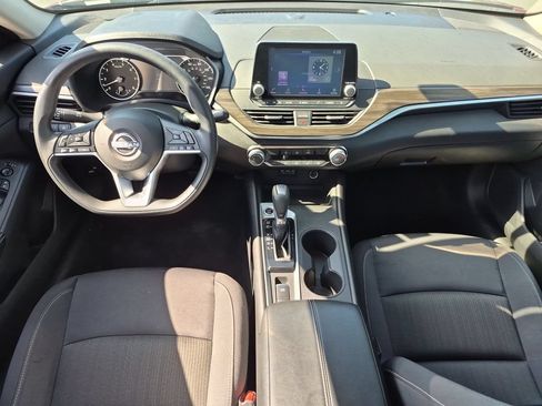 Used 2025 Nissan Altima 2.5 SV AWD/4WD image 26