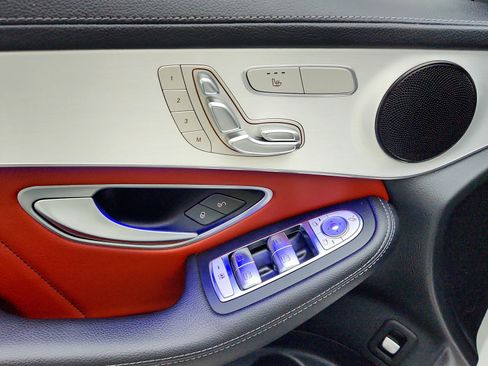 Certified 2022 Mercedes-Benz GLC 43 AMG 4MATIC image 22