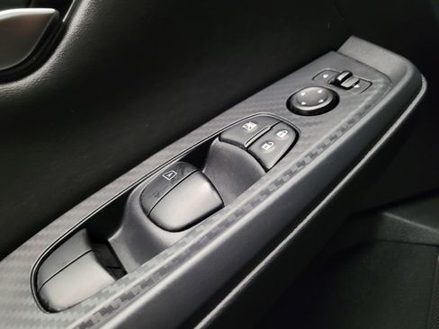 Used 2025 Nissan Sentra SV FWD image 27
