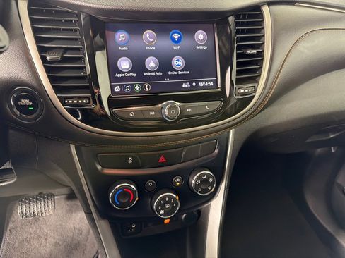 Used 2020 Chevrolet Trax LT w/ Driver Confidence Package image 14
