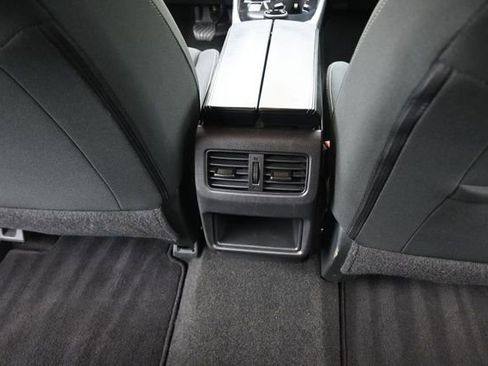 Used 2024 Nissan Rogue S AWD/4WD image 29