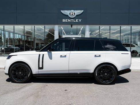 Used 2024 Land Rover Range Rover Long Wheelbase SE AWD/4WD image 5