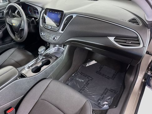 Used 2022 Chevrolet Malibu LT image 30