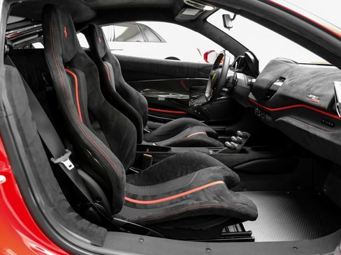 Used 2020 Ferrari 488 Pista Coupe RWD image 39