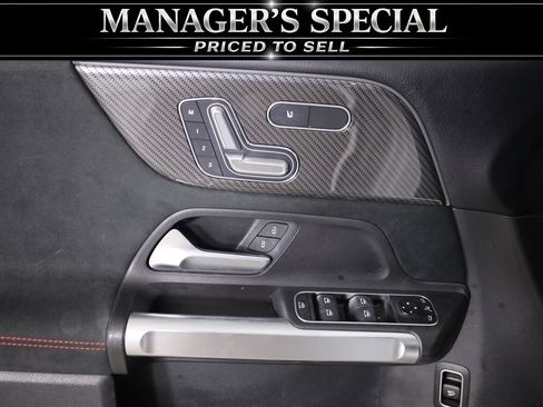 Used 2022 Mercedes-Benz GLB 250 4MATIC image 9