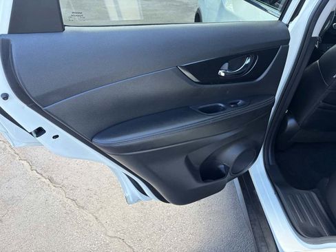 Used 2020 Nissan Rogue SL AWD/4WD image 17