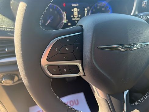 New 2026 Chrysler Pacifica Select image 12