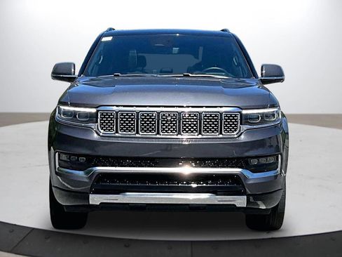 Used 2022 Jeep Grand Wagoneer Series II AWD/4WD image 3