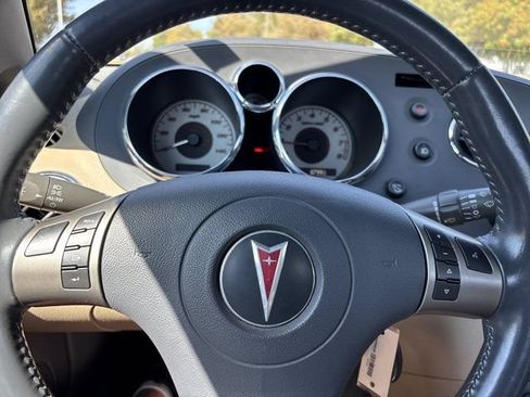Used 2006 Pontiac Solstice Convertible w/ Premium Package RWD image 19