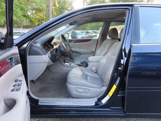 Used 2004 Lexus ES 330 w/ Premium Pkg FWD image 16