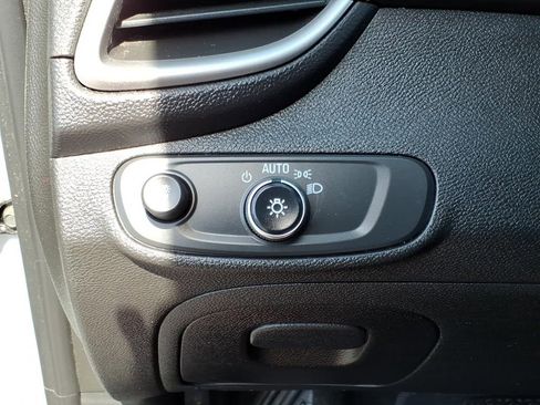 Used 2020 Chevrolet Trax LS FWD image 13