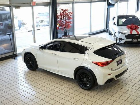 Used 2018 INFINITI QX30 Sport w/ Cargo Package image 51