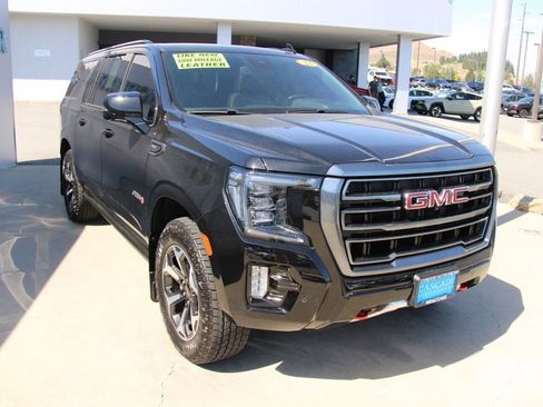 Certified 2023 GMC Yukon XL AT4 w/ AT4 Premium Plus Package AWD/4WD image 9