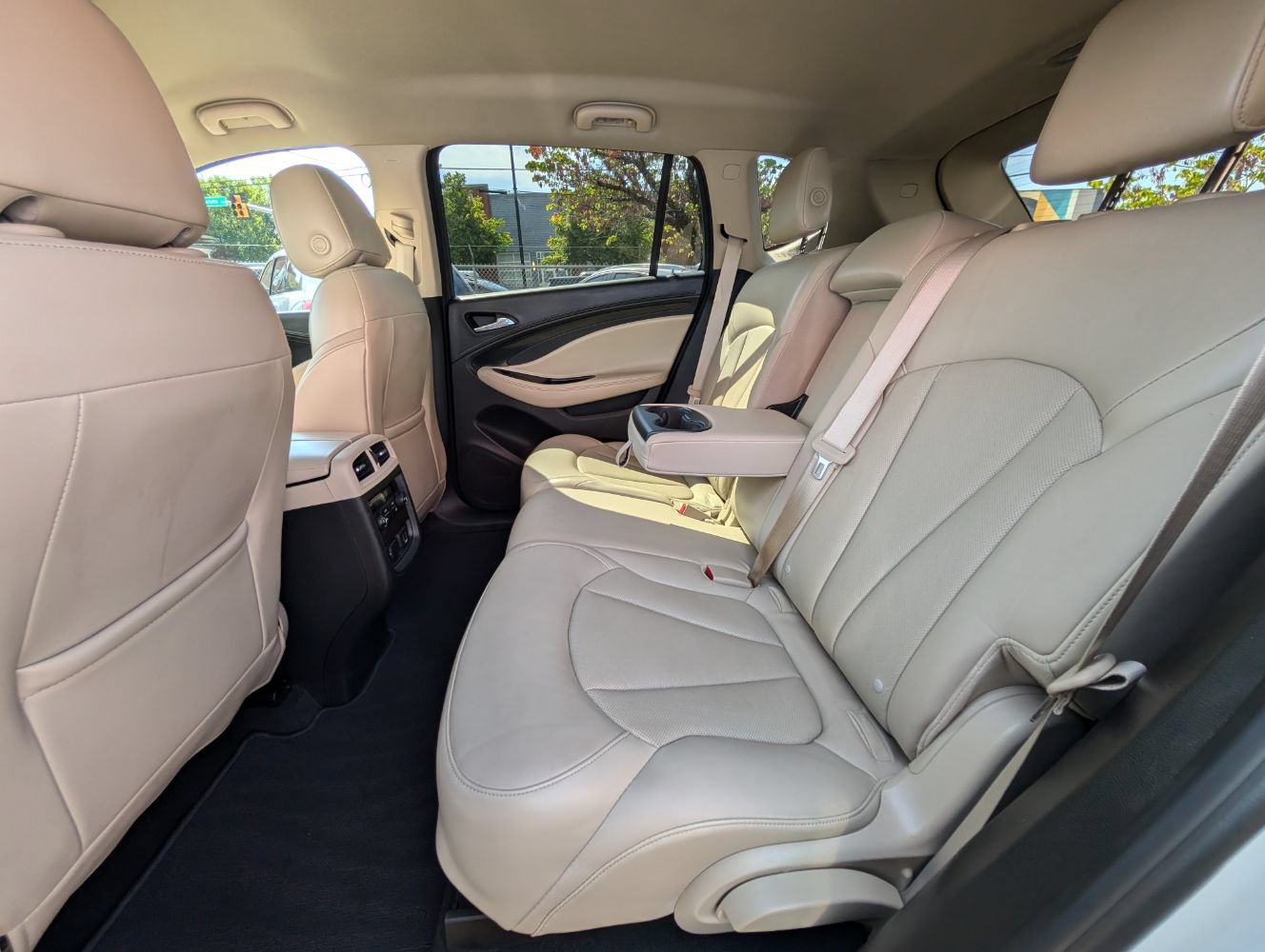 Used 2018 Buick Envision Essence AWD/4WD image 17