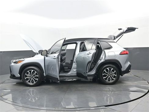 Used 2024 Toyota Corolla Cross SE w/ Moonroof Package image 36