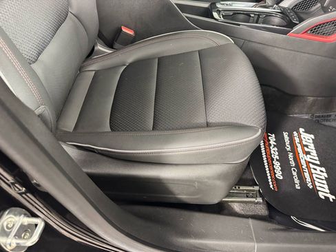 Used 2023 Chevrolet TrailBlazer RS image 31