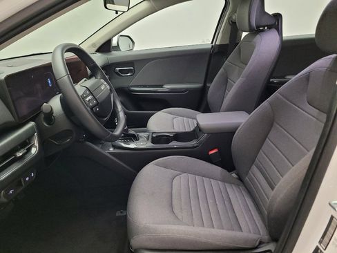Used 2025 Kia K4 EX FWD image 17