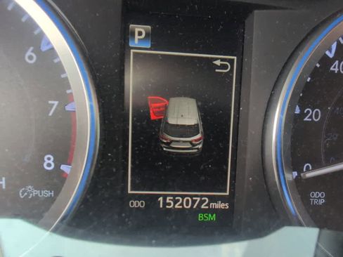 Used 2019 Toyota Highlander XLE image 11