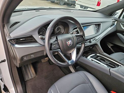 Used 2024 Buick Enclave Essence image 12