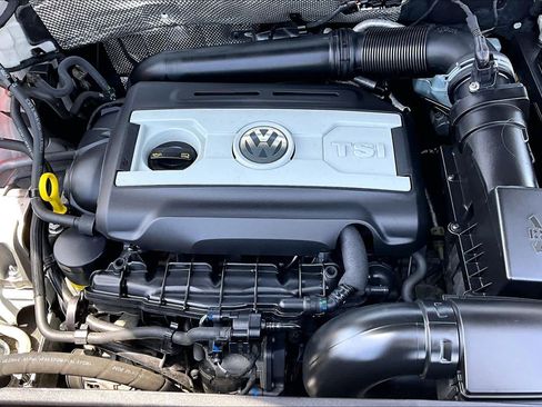 Used 2017 Volkswagen Tiguan Limited FWD image 31