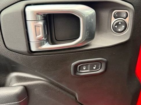 Used 2025 Jeep Gladiator Sport AWD/4WD image 44