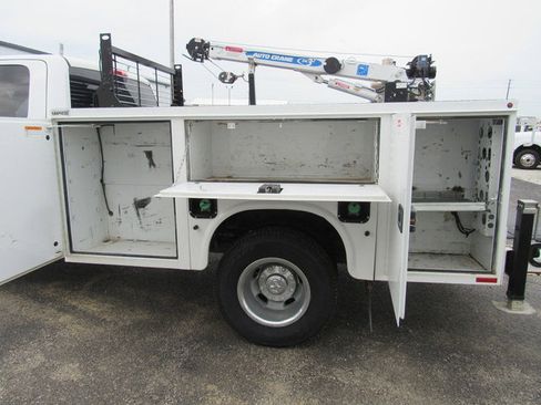 Used 2022 RAM 3500 Tradesman w/ Chrome Appearance Group AWD/4WD image 30