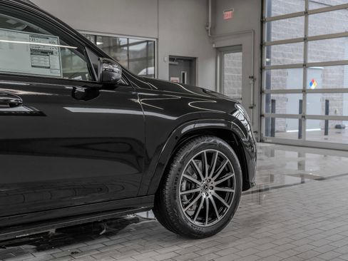Used 2026 Mercedes-Benz GLS 450 4MATIC image 31