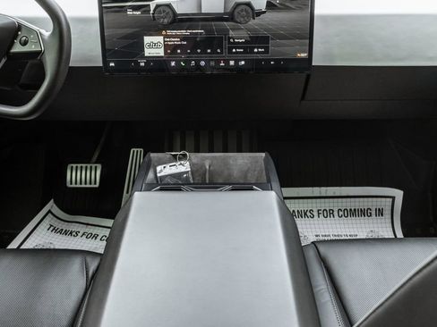 Used 2024 Tesla Cybertruck AWD Crew Cab image 12