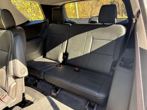 Used 2020 Chevrolet Traverse High Country image 18