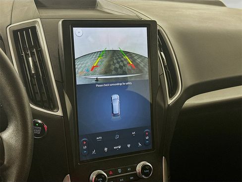 Used 2024 Ford Edge SEL image 19