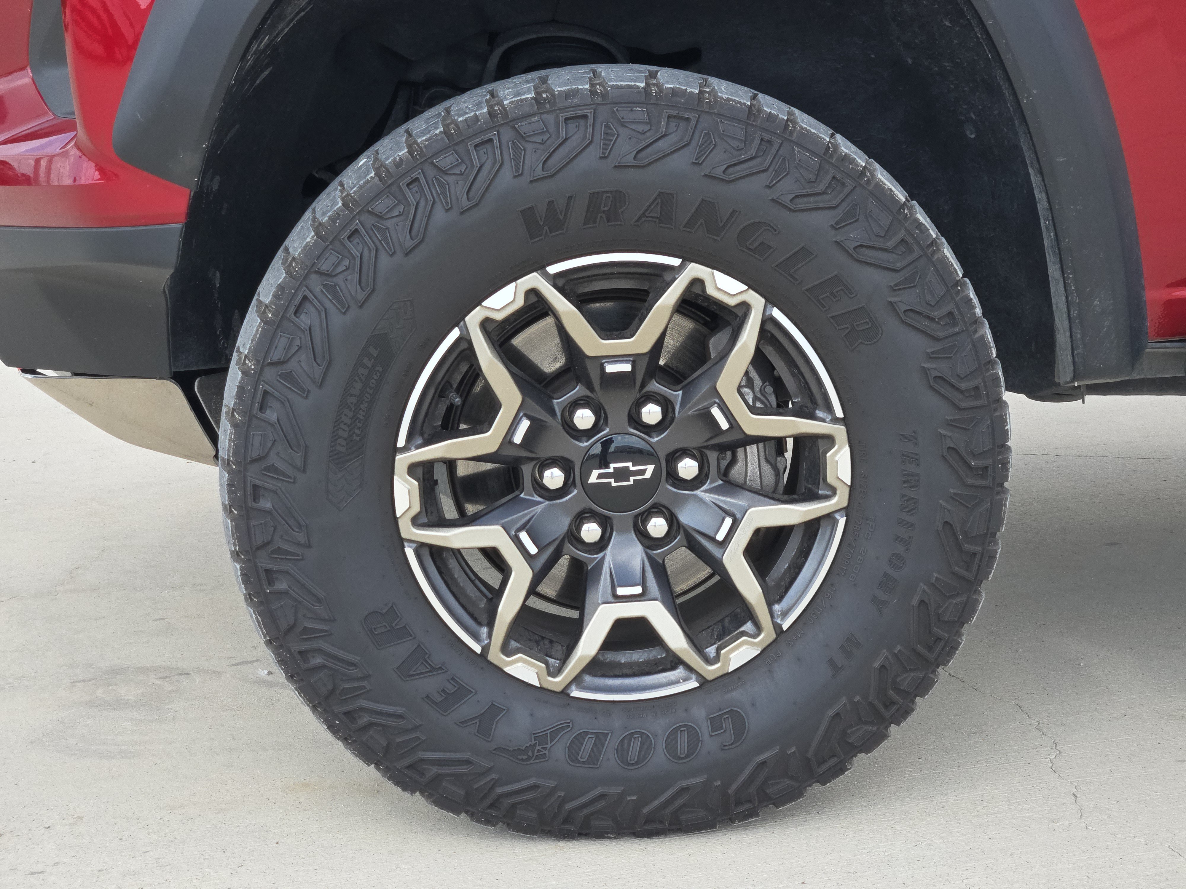 Used 2024 Chevrolet Colorado ZR2 w/ ZR2 Convenience Package III AWD/4WD image 12