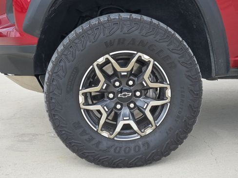 Used 2024 Chevrolet Colorado ZR2 w/ ZR2 Convenience Package III AWD/4WD image 12