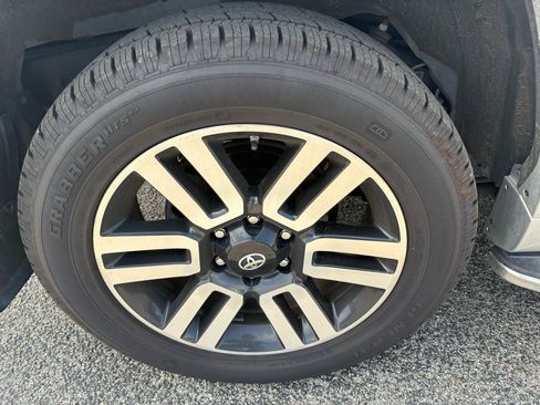 Used 2018 Toyota 4Runner Limited AWD/4WD image 20
