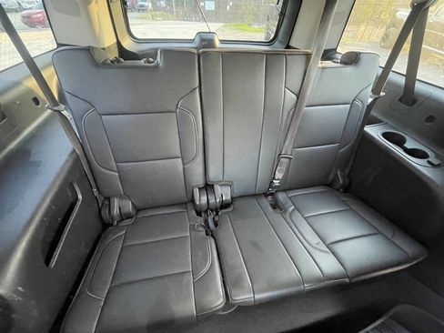 Used 2019 Chevrolet Suburban LT image 28