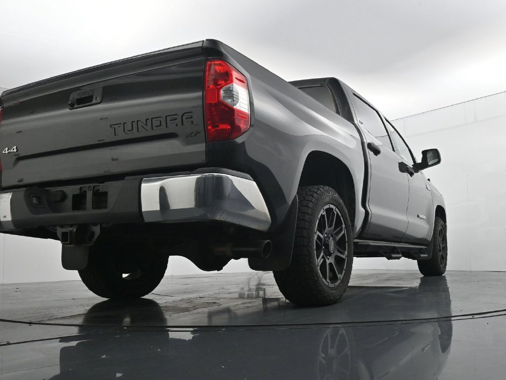 Used 2018 Toyota Tundra SR5 w/ SR5 Upgrade Package AWD/4WD image 22