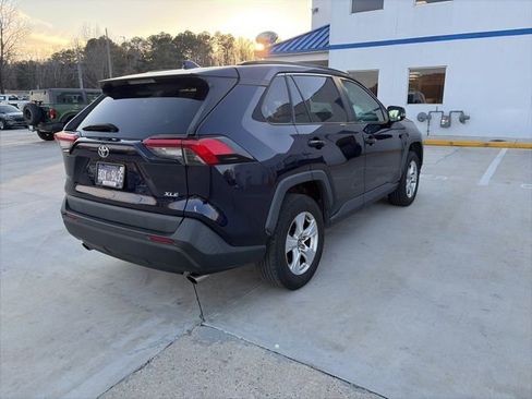 Used 2019 Toyota RAV4 XLE image 9
