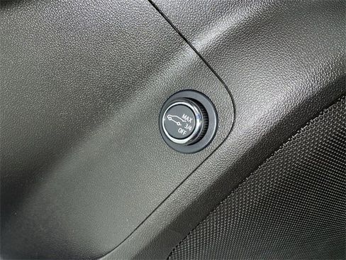 Certified 2023 GMC Acadia SLT w/ Elevation Edition image 27