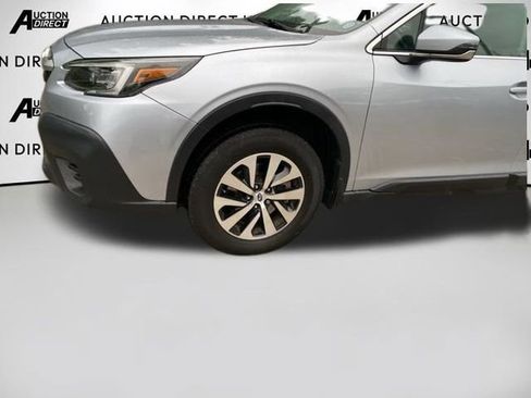 Used 2021 Subaru Outback Premium image 9