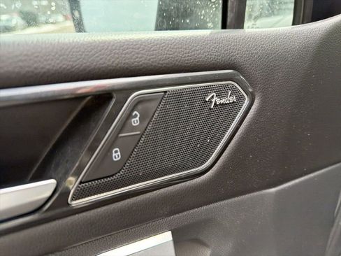 Used 2018 Volkswagen Tiguan SEL Premium w/ R-Line Package image 5