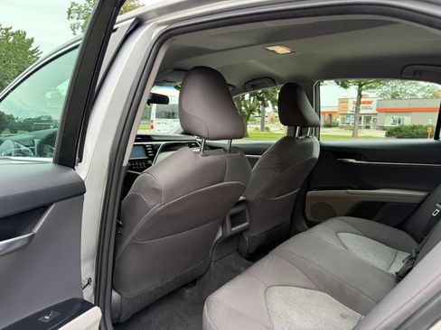 Used 2018 Toyota Camry LE FWD image 12