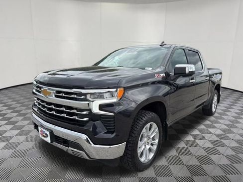 Used 2022 Chevrolet Silverado 1500 LTZ w/ LTZ Premium Package AWD/4WD image 13