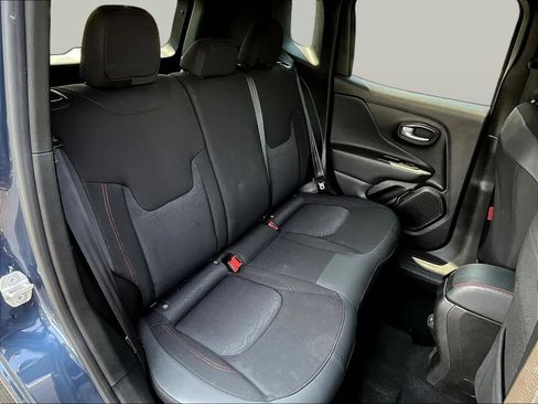 Used 2023 Jeep Renegade Trailhawk AWD/4WD image 28