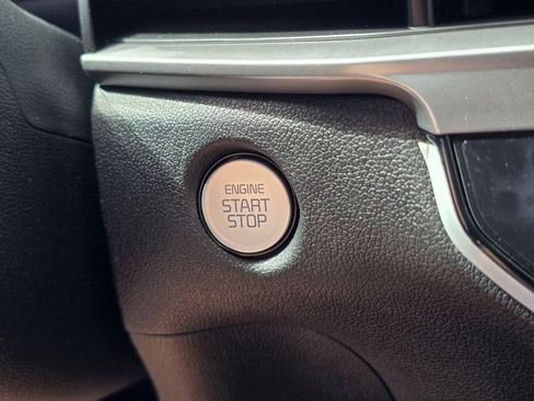 Used 2025 Kia Sorento S image 24