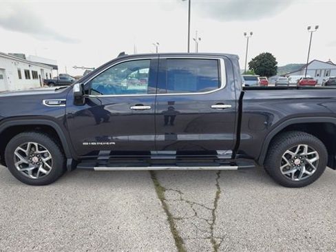 Used 2023 GMC Sierra 1500 SLT w/ SLT Premium Plus Package image 38