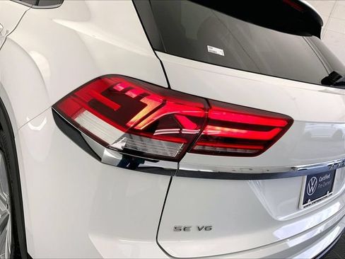Certified 2023 Volkswagen Atlas Cross Sport SE w/ Panoramic Sunroof Package AWD/4WD image 29