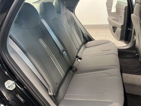 Used 2021 Hyundai Elantra SEL w/ Convenience Package image 22