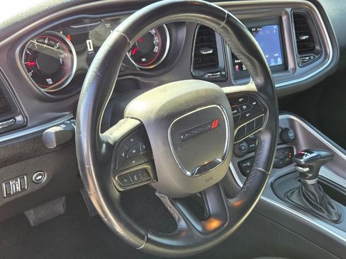 Used 2022 Dodge Challenger SXT RWD image 23