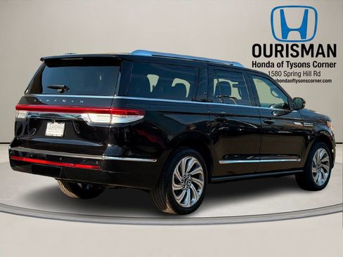 Used 2022 Lincoln Navigator L Reserve AWD/4WD image 3