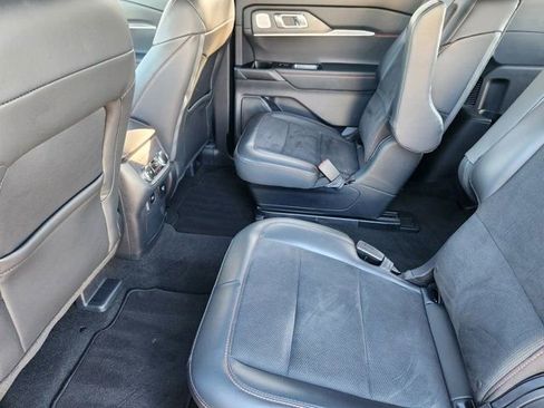Used 2025 Ford Explorer ST image 31